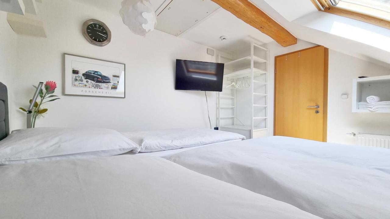 Famous, 100qm, Klima, Loggia, 24h Checkin, Bis 5 Personen *